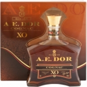 Коньяк A.E. Dor XO Carafe / А.Е.Дор ХО Карафе (графин) в подарочной упаковке